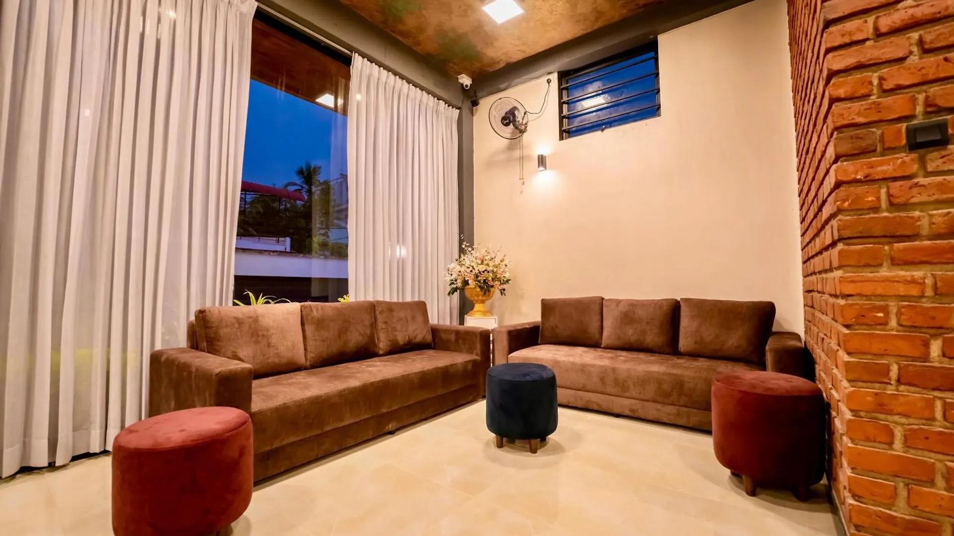 Limeshine Residence - Airport Transit Residence Katunayake Guest house