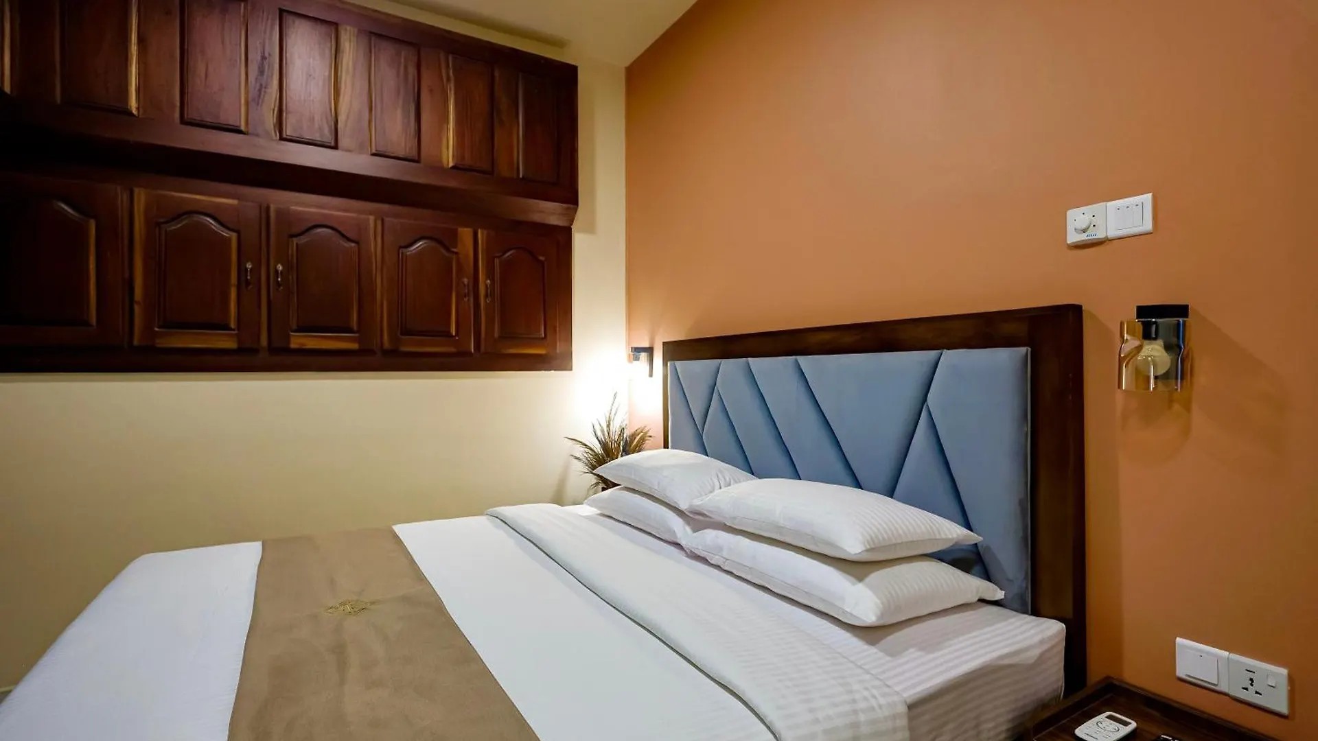 Guest house Limeshine Residence - Airport Transit Residence Katunayake