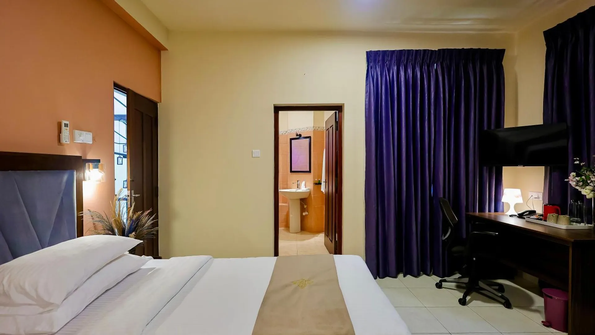 Limeshine Residence - Airport Transit Residence Katunayake