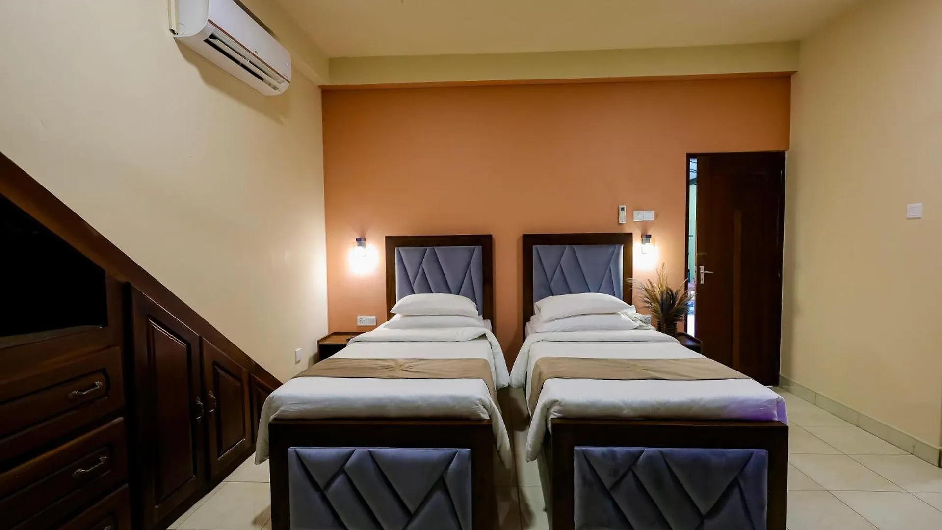 Guest house Limeshine Residence - Airport Transit Residence Katunayake
