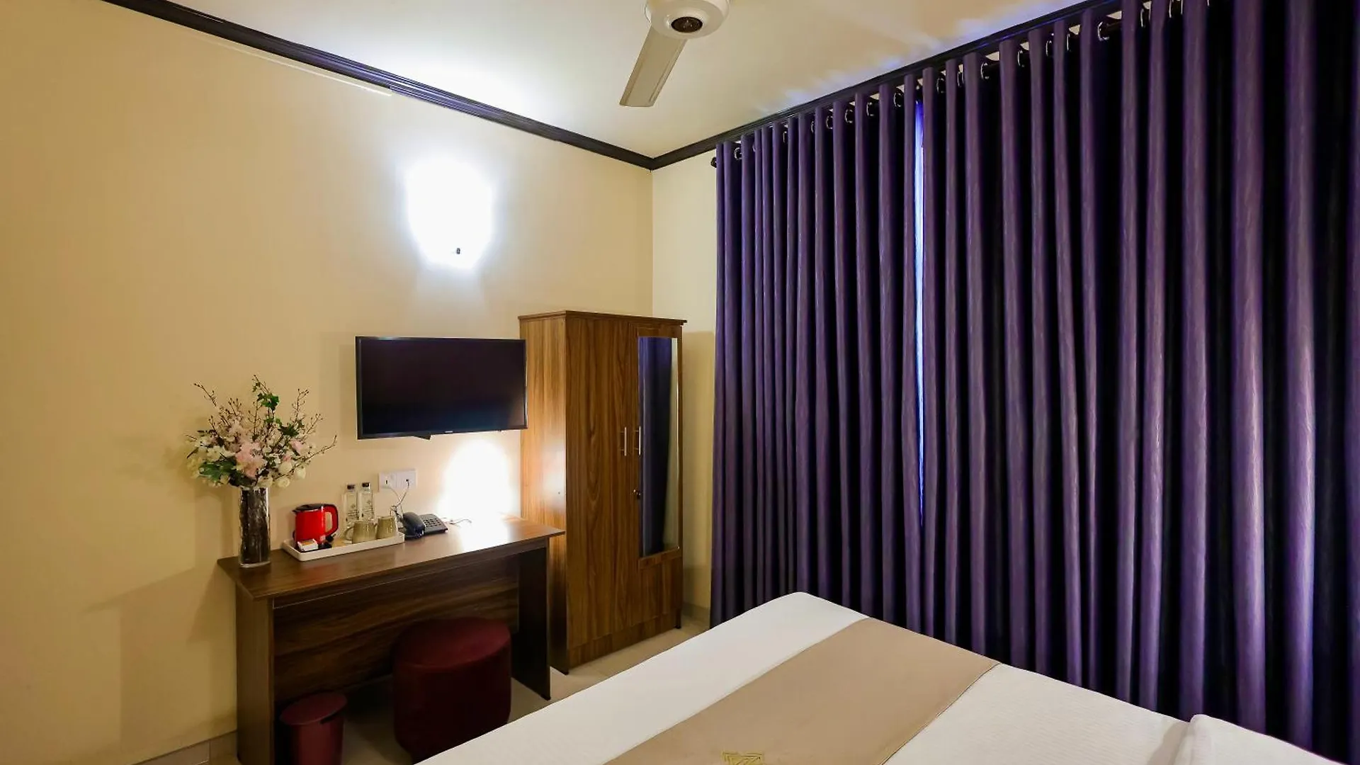 Limeshine Residence - Airport Transit Residence Katunayake Guest house