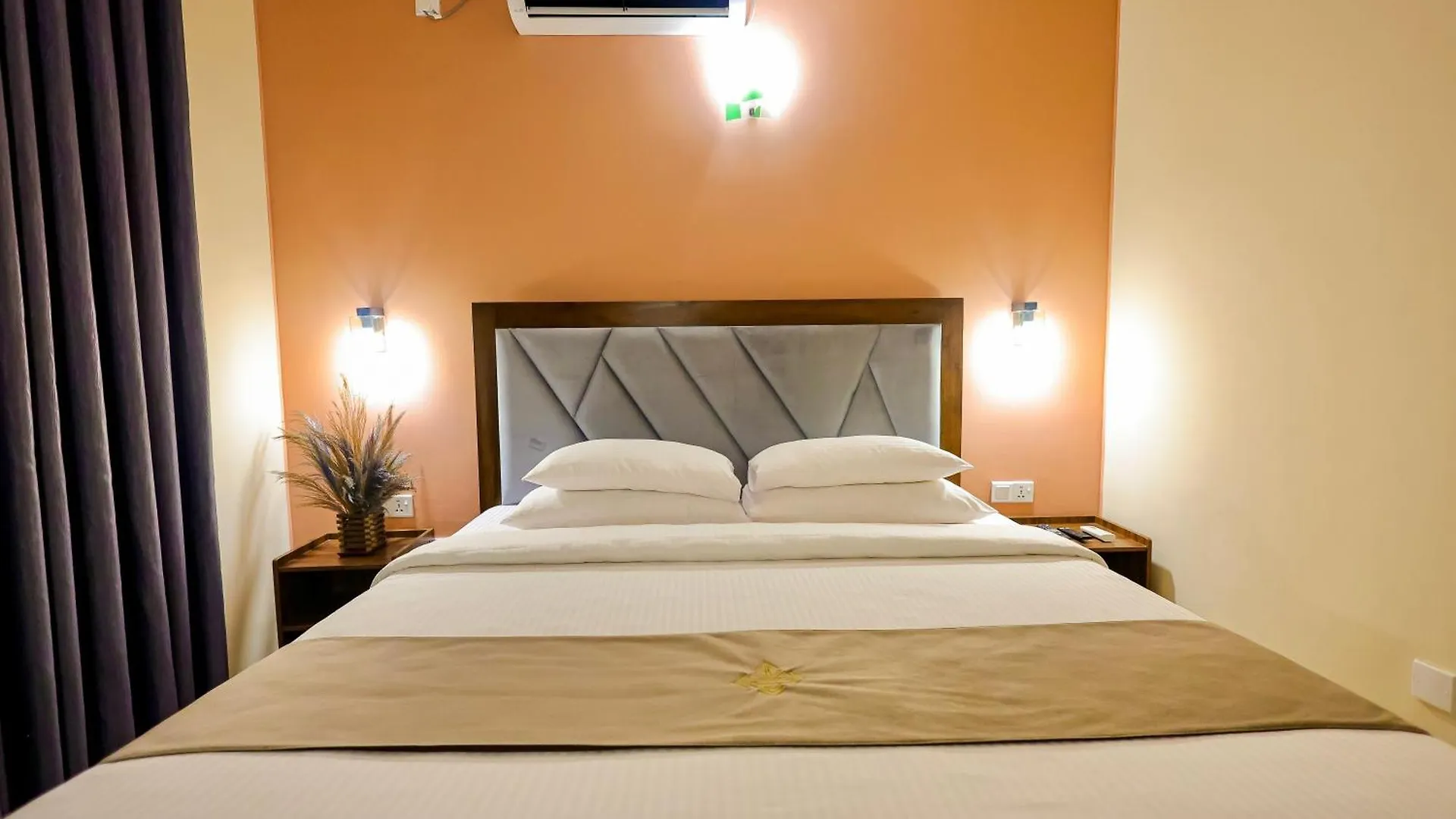Limeshine Residence - Airport Transit Residence Katunayake Guest house