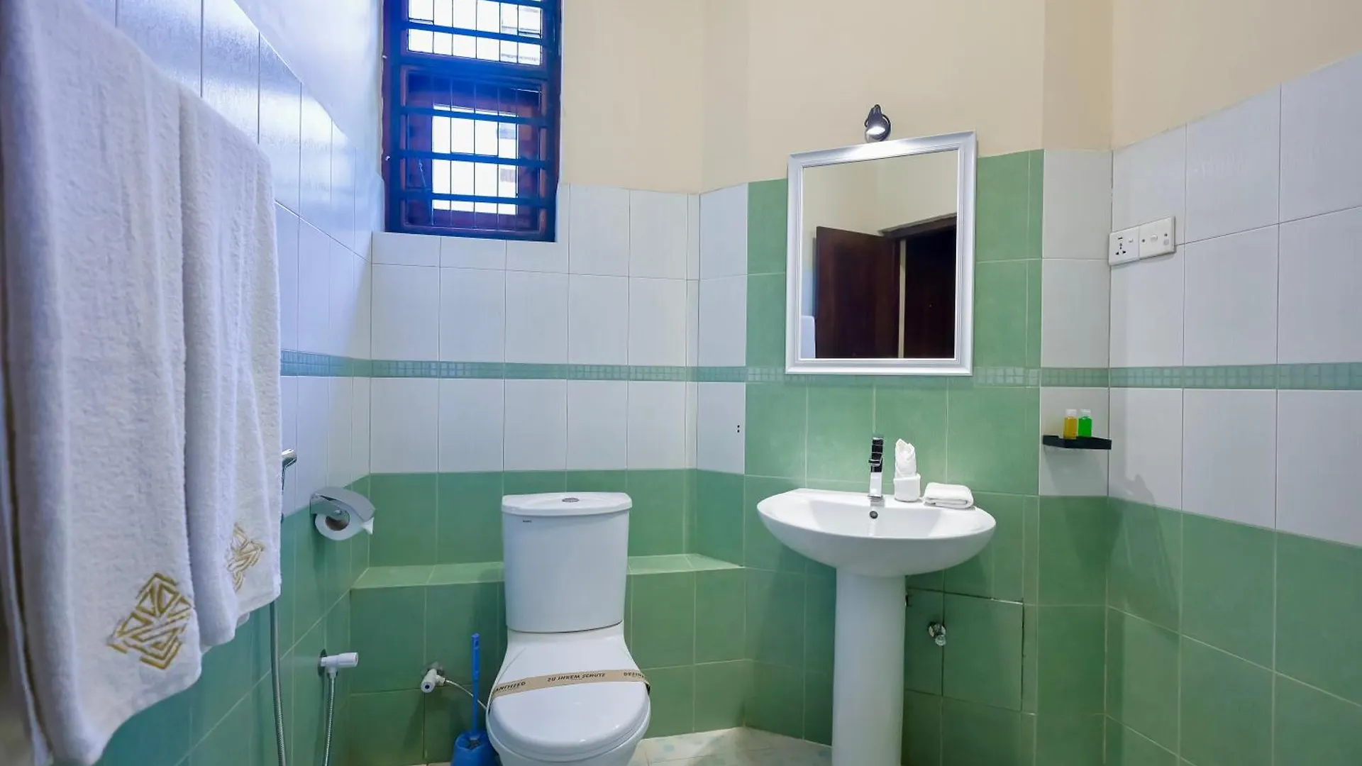 *** Guest house Limeshine Residence - Airport Transit Residence Katunayake Sri Lanka