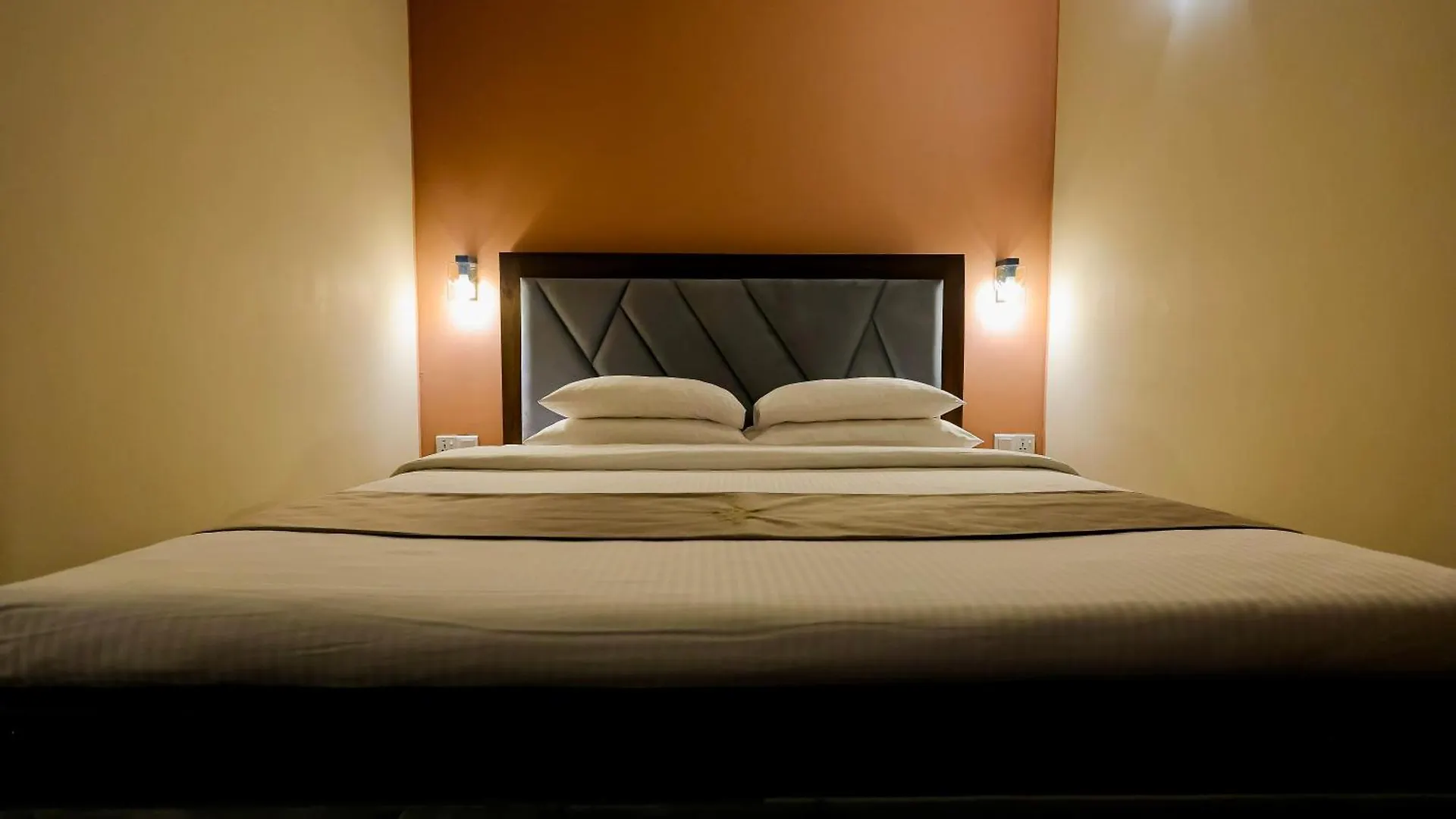 *** Guest house Limeshine Residence - Airport Transit Residence Katunayake Sri Lanka