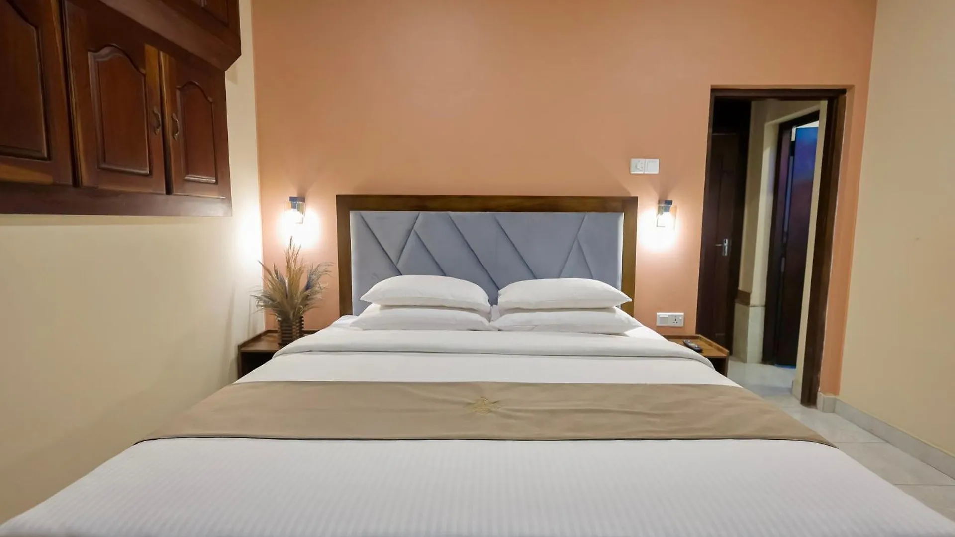 Limeshine Residence - Airport Transit Residence Katunayake Sri Lanka