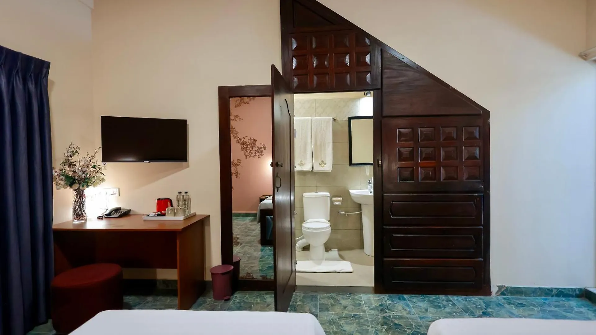 Limeshine Residence - Airport Transit Residence Katunayake Guest house