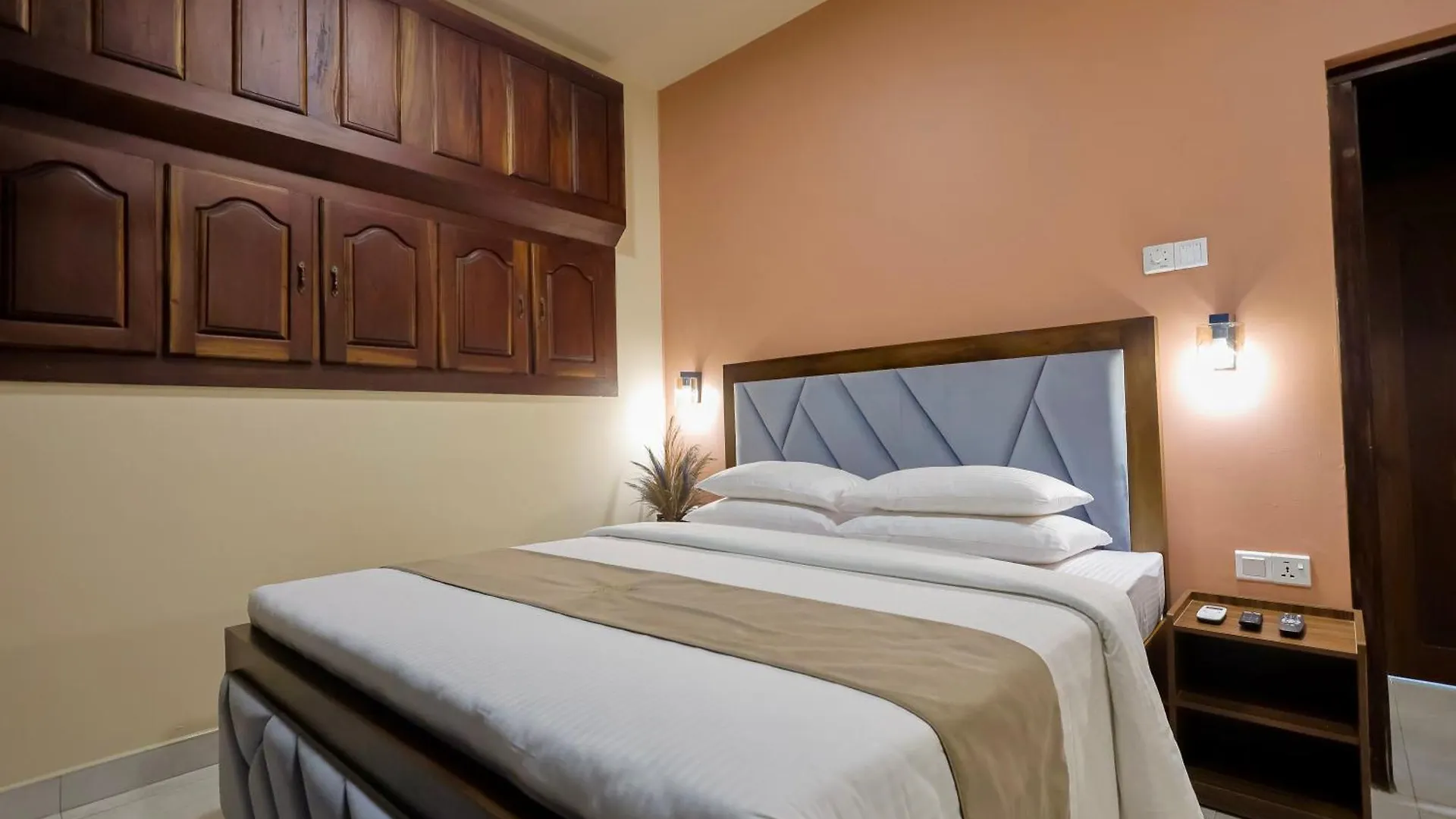 Limeshine Residence - Airport Transit Residence Katunayake