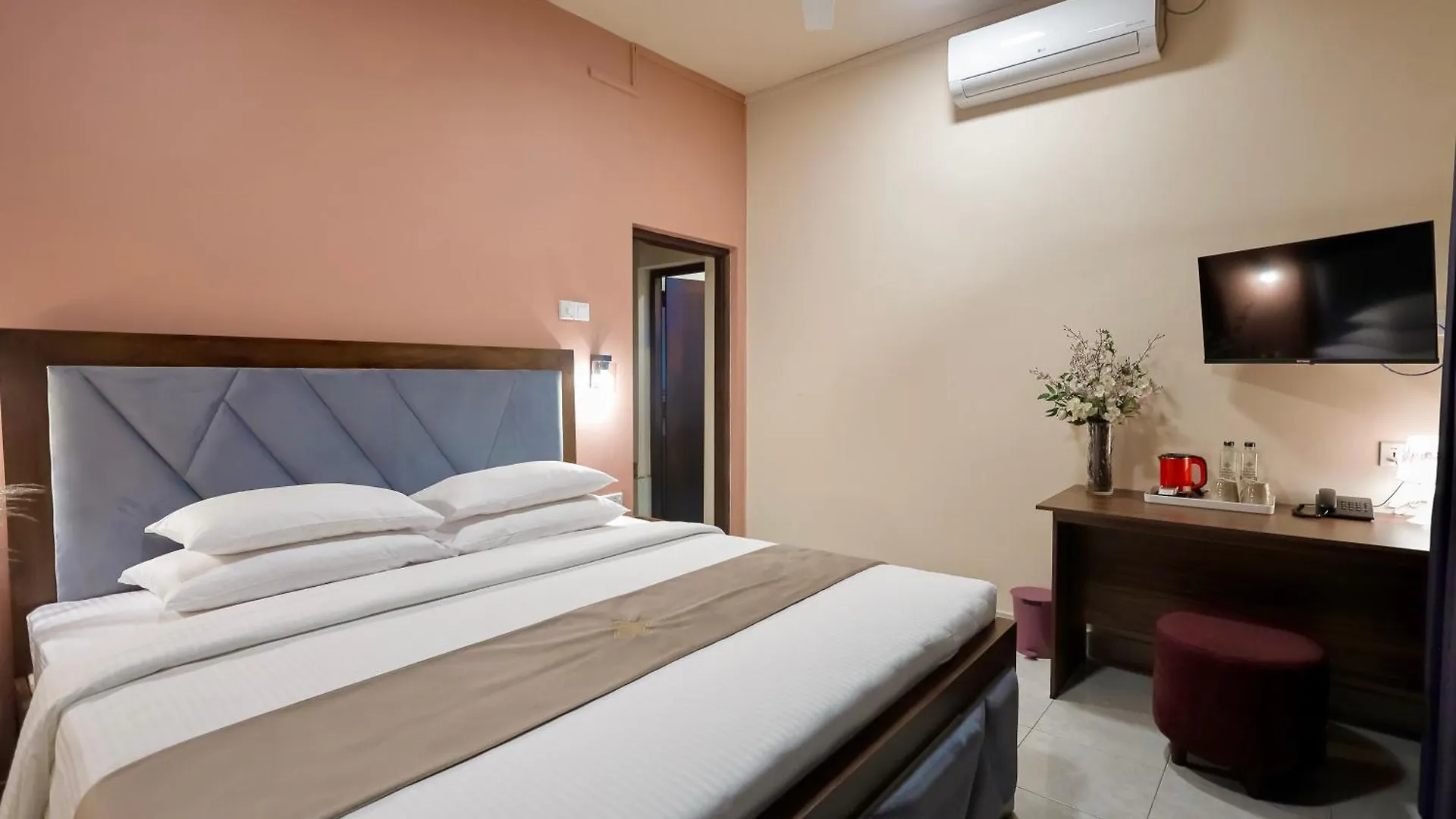 Limeshine Residence - Airport Transit Residence Katunayake